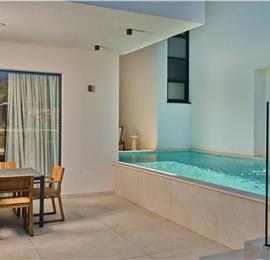 Selection of 5 bedroom seafront villas with heated pool on Ciovo near Trogir, sleeps 10